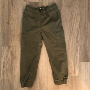 Old Navy Bottoms - Boys lightweight cargo joggers EUC Old Navy Bottoms - Boys lightweight cargo joggers EUC